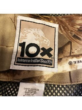 Men’s 10X hunting pants, sz. L, preowned excellent condition. Zip ankle, pockets